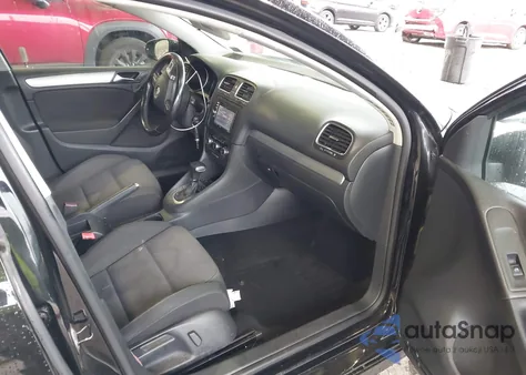 2010 Volkswagen Golf 4-Door z USA, uszkodzony, nr VIN WVWDB7AJ1AW289190